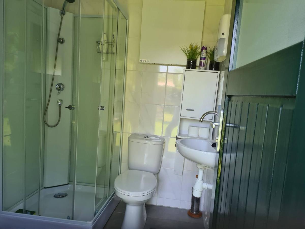 Guesthouse Wallenborn - Lodge ภายนอก รูปภาพ